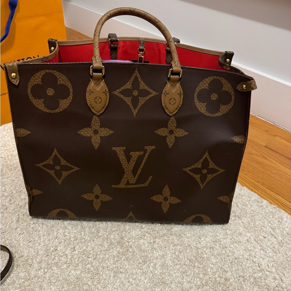 ONTHEGO GM Louis Vuitton bag